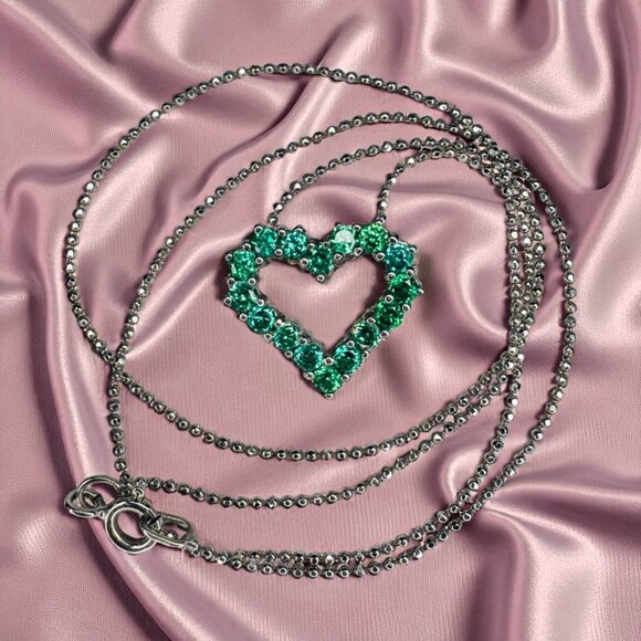 Natural Emerald Necklace in 14K White Gold - 15" VINTAGE Open Heart Pendant 3.4g - Picture 11 of 16